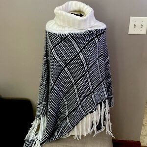 Black and white shall size m